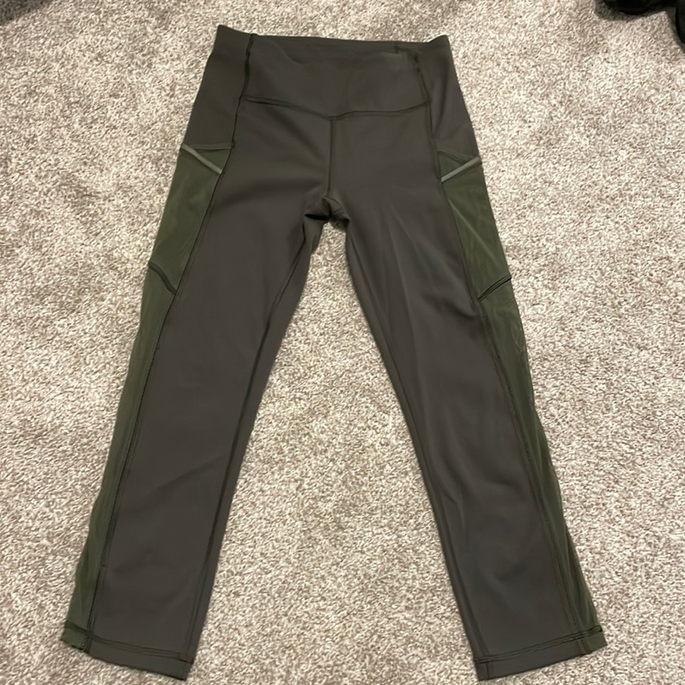 EUC - maybe worn 2 times Dark green lululemon leggings